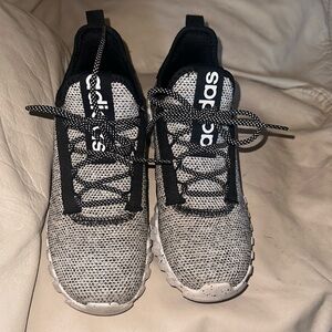 Boys adidas tennis shoes size 3